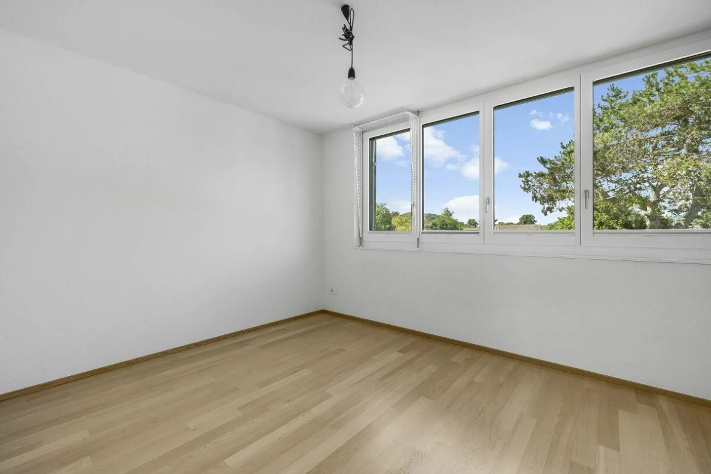 Attico con due terrazze e posto auto - Foto 7 di 13