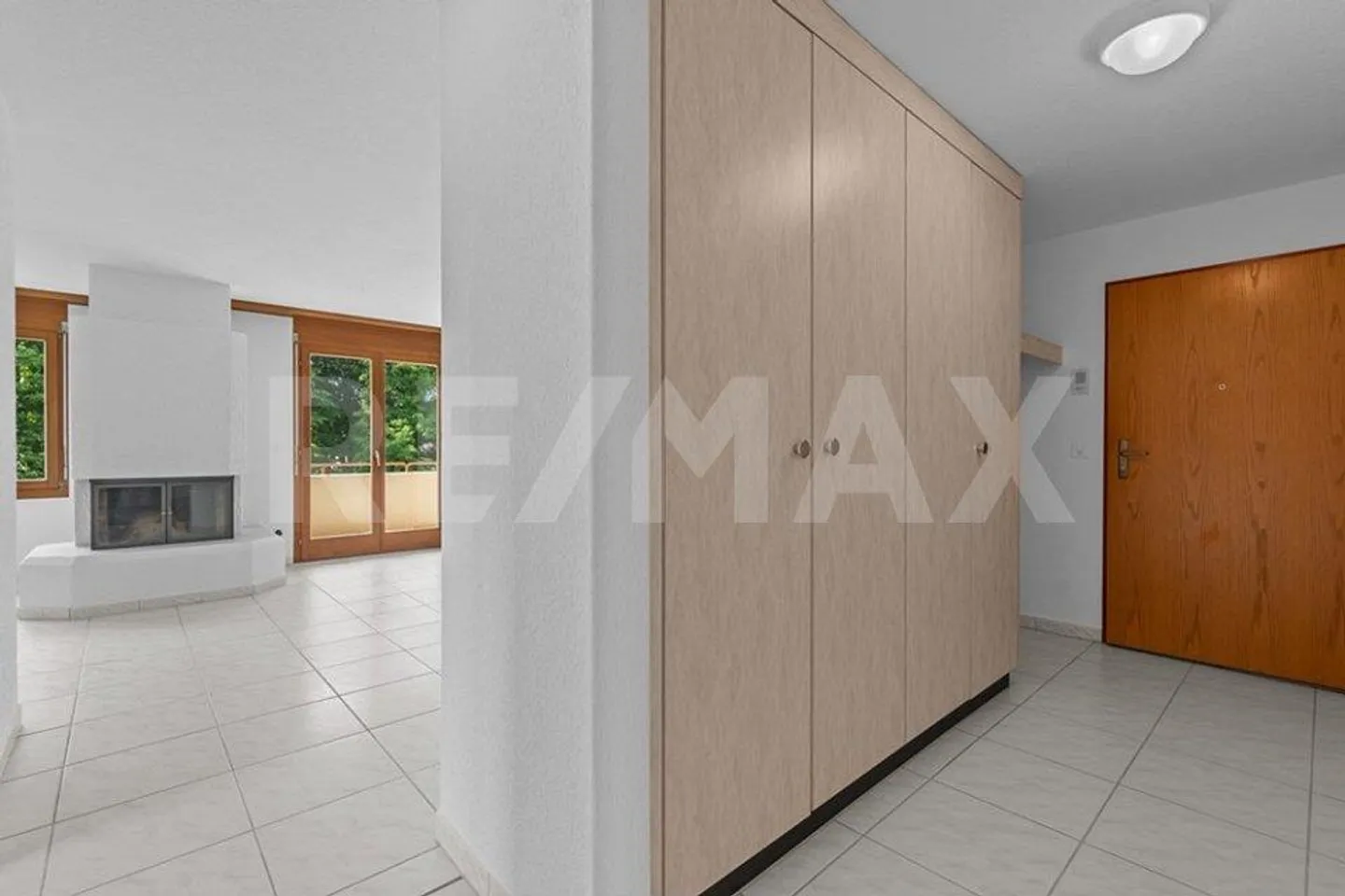 3.5 Room Apartment - Photo 2 of 13