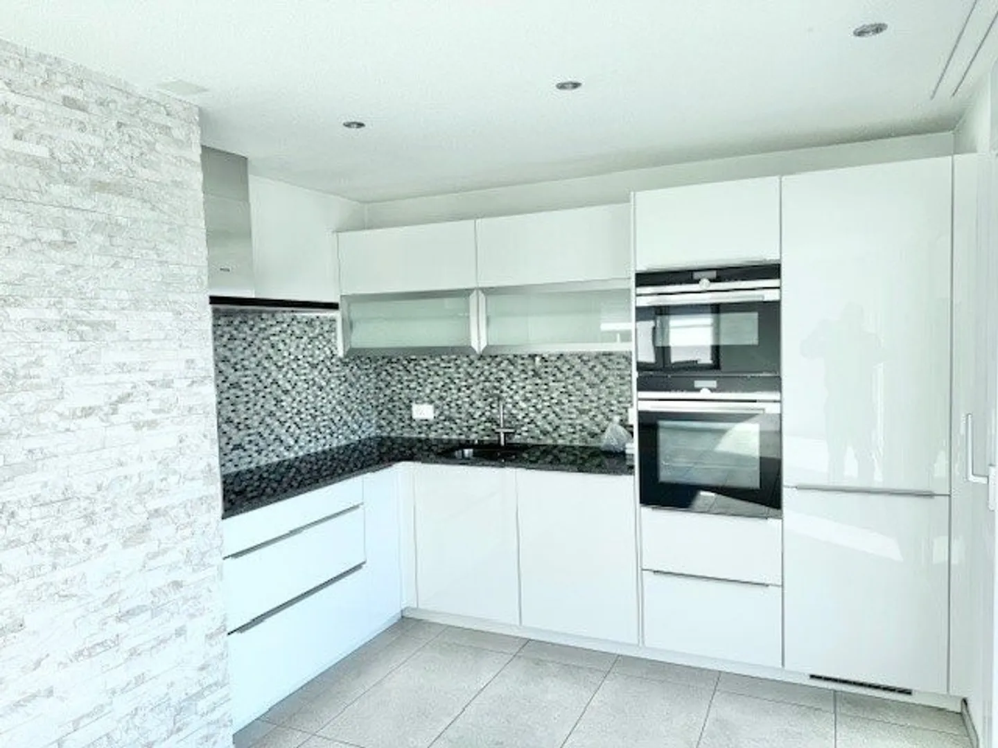 Moderne Wohlfühloase mit Aussicht - Foto 5 von 10