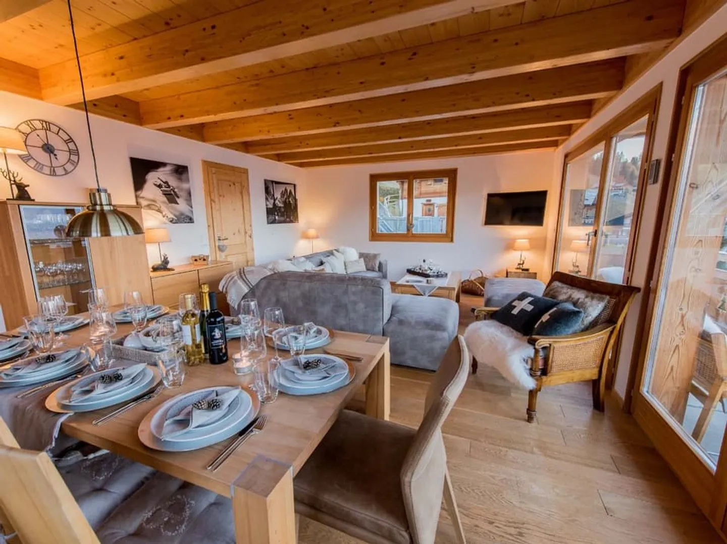 Luxury 5-Bed, 4-Bath Ski-In/Ski-Out Chalet with Breathtaking Views - Photo 8 of 13