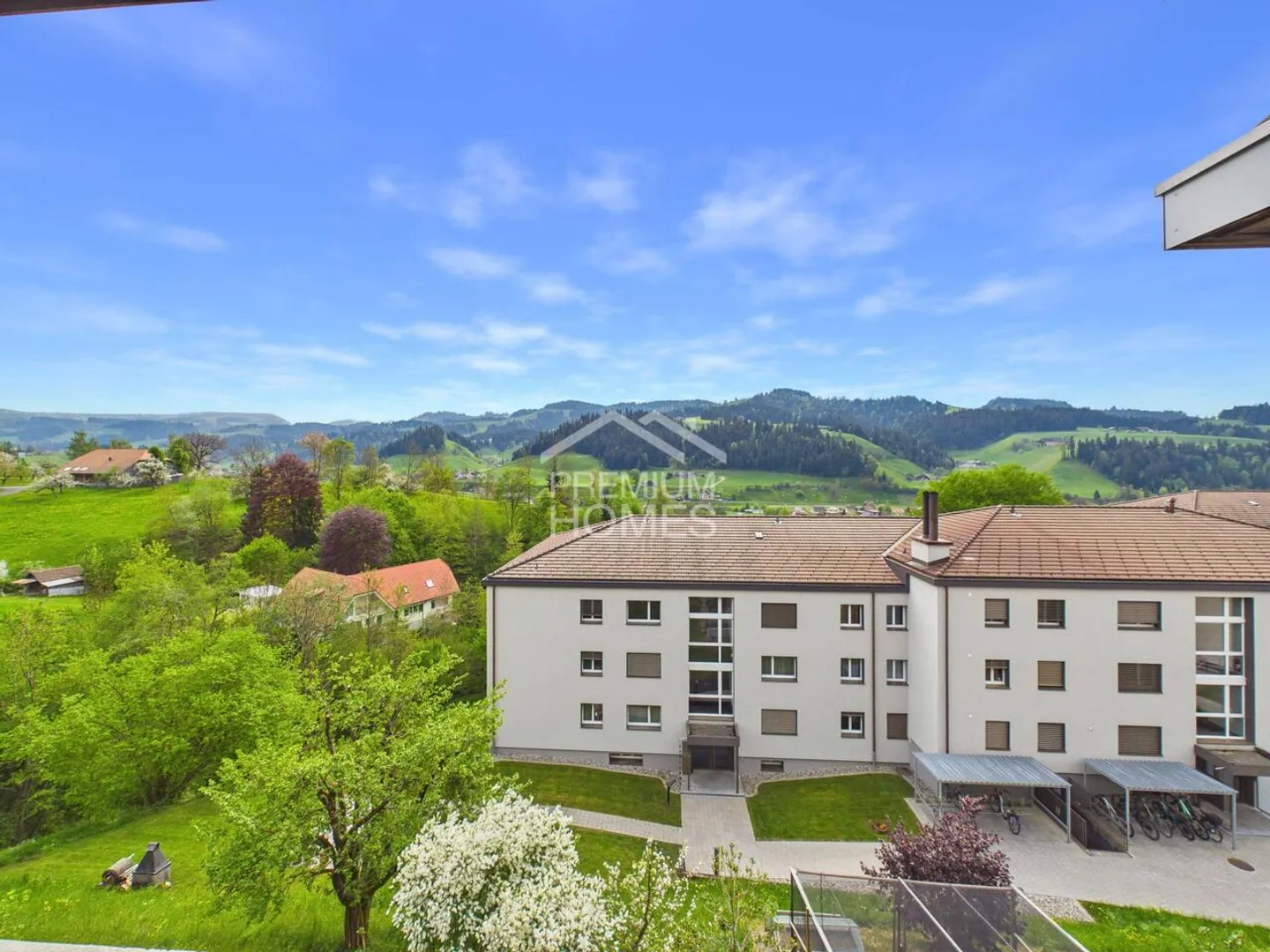 Vivere sopra i tetti dell'Emmental - Foto 2 di 9