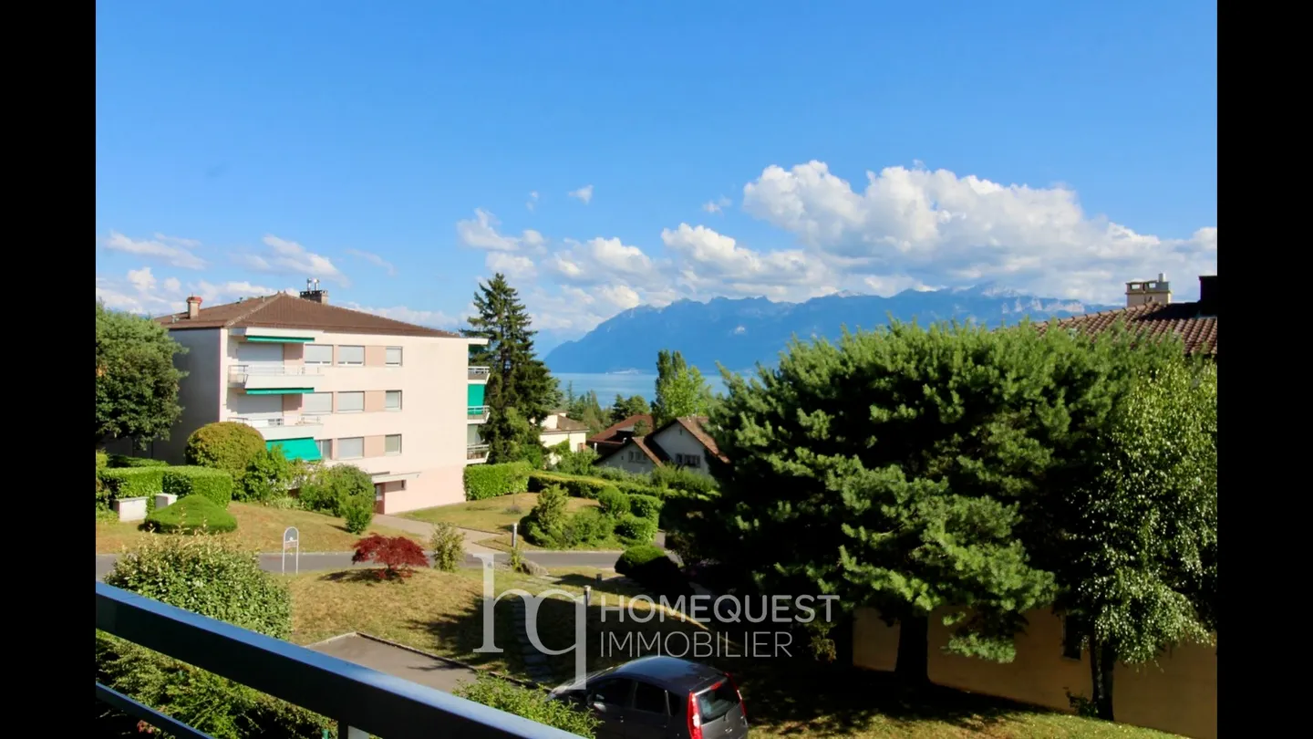Appartamento Elegante con Vista Lago - Foto 1 di 13