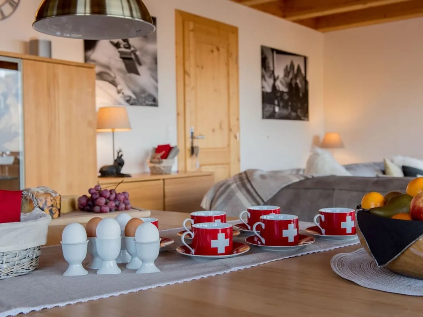 Luxury 5-Bed, 4-Bath Ski-In/Ski-Out Chalet with Breathtaking Views - Photo 10 of 13