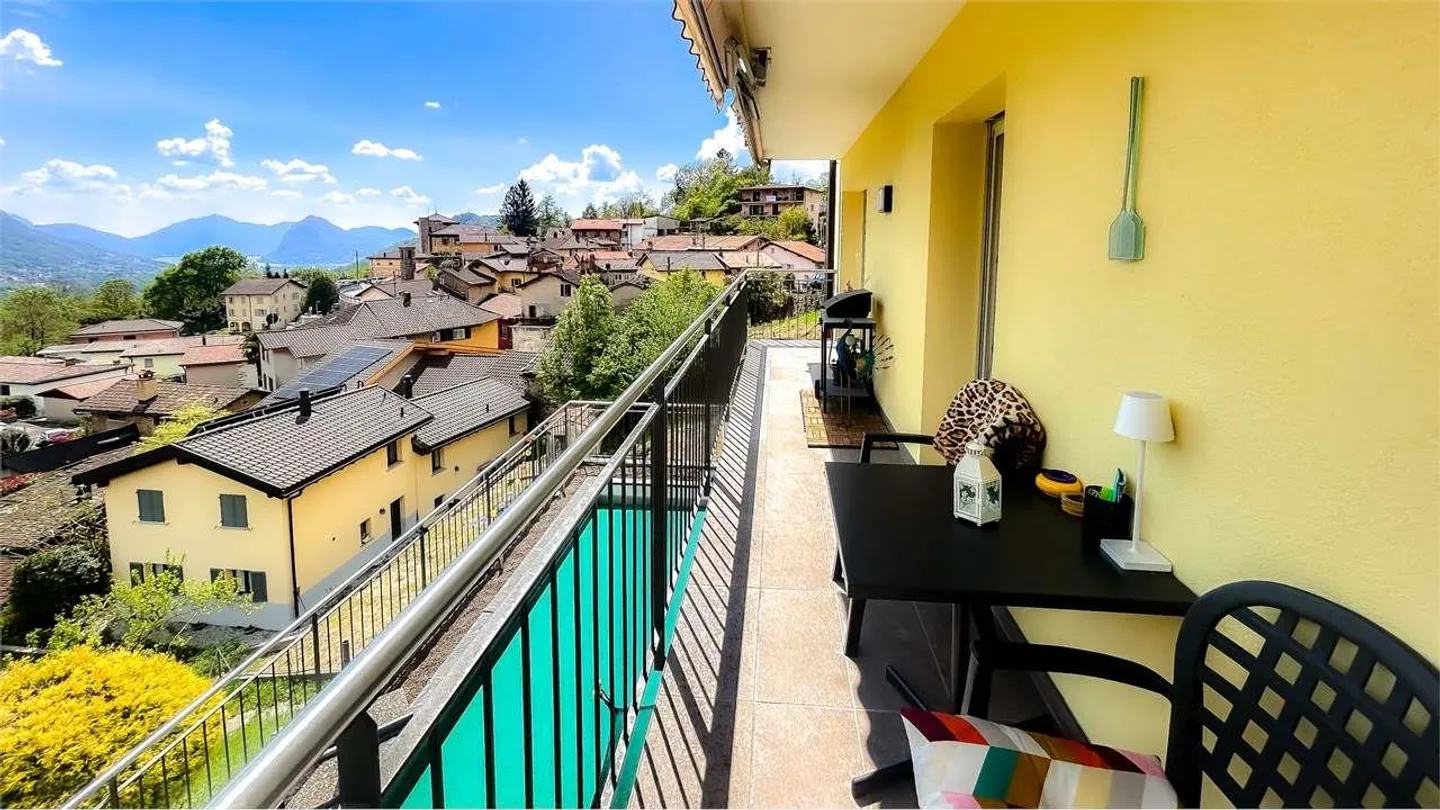 APPARTEMENT LUMINEUX DE 4,5 PIÈCES AVEC GRAND BALCON ET VUE DÉGAGÉE - Photo 2 sur 10
