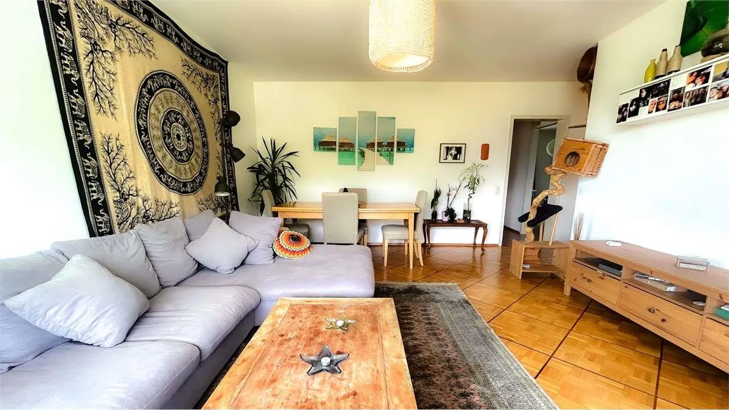 APPARTEMENT LUMINEUX DE 4,5 PIÈCES AVEC GRAND BALCON ET VUE DÉGAGÉE - Photo 3 sur 10