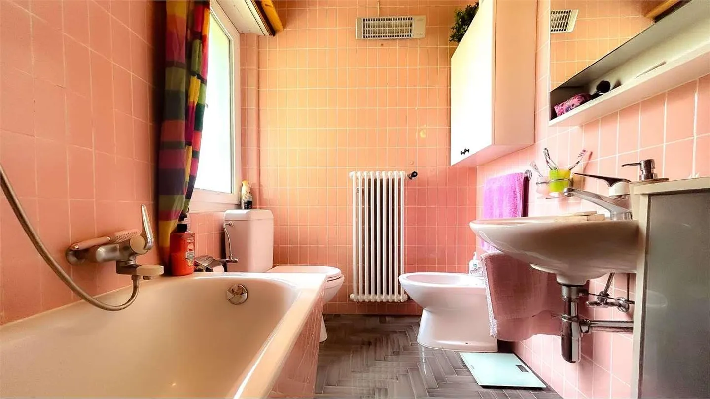 APPARTEMENT LUMINEUX DE 4,5 PIÈCES AVEC GRAND BALCON ET VUE DÉGAGÉE - Photo 8 sur 10