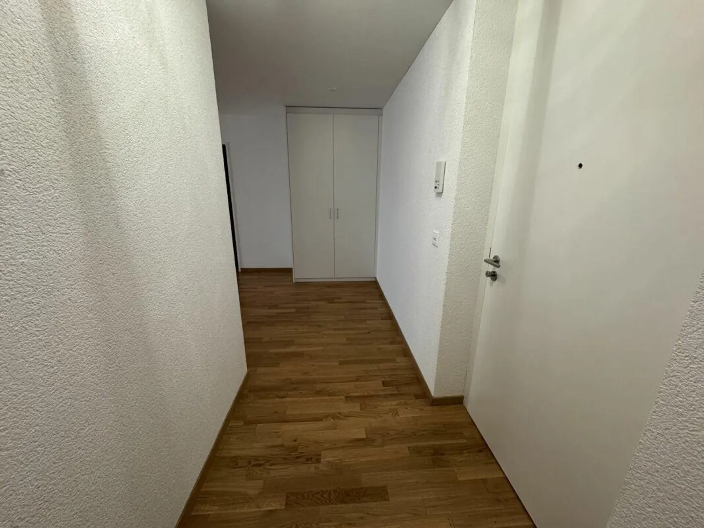 Bright 2.5 room apartment with great expansion - Photo 8 of 9