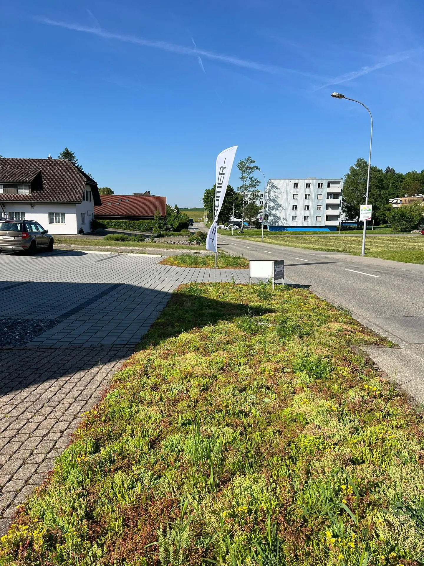 Aussenparkplatz zu vermieten! - Foto 2 von 3