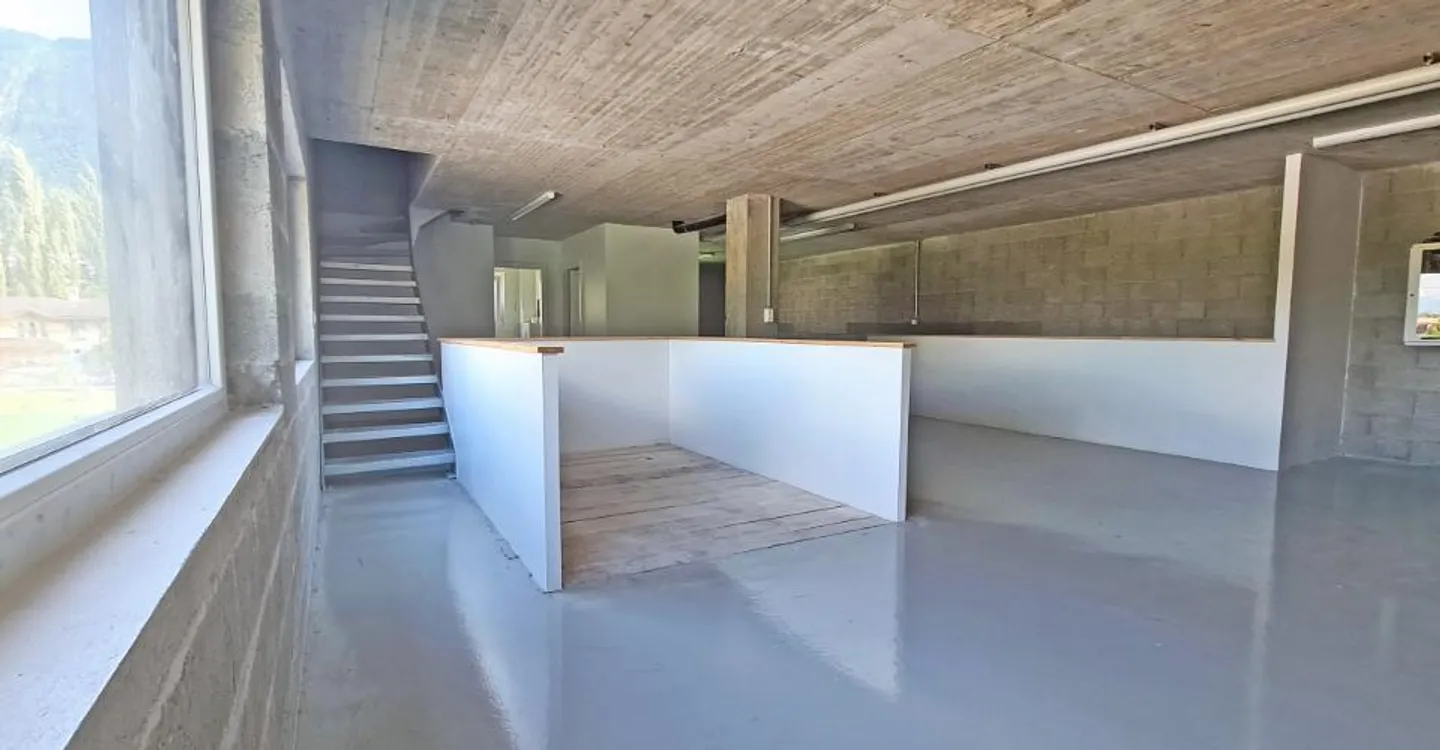 Lokales Triplex - Halle und Büros - Foto 4 von 4