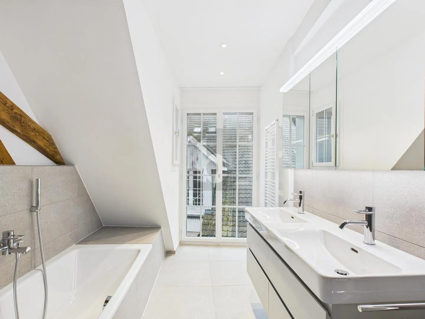 MOST MODERN STANDARD, HISTORICAL, BEST LOCATION - Photo 2 of 6