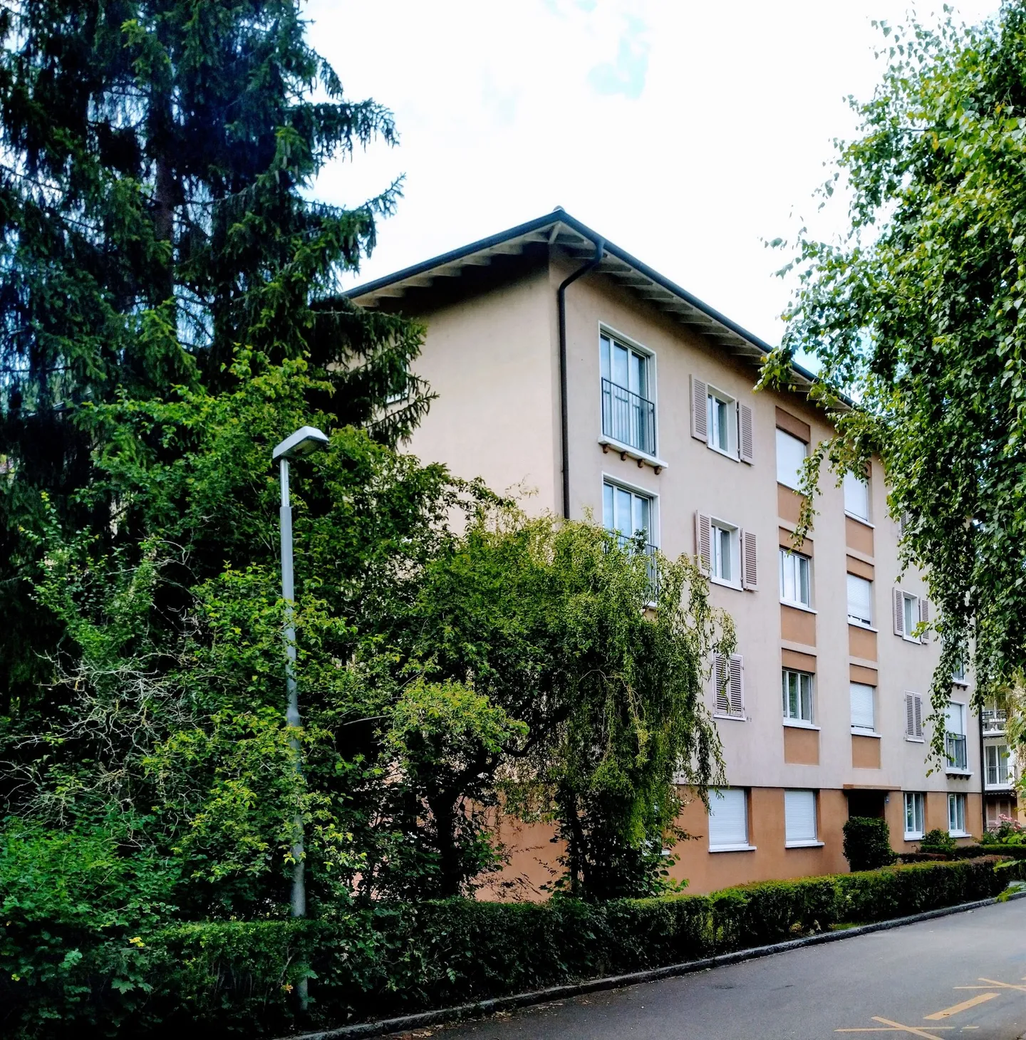 Appartamento moderno in una tranquilla strada laterale - Foto 1 di 8