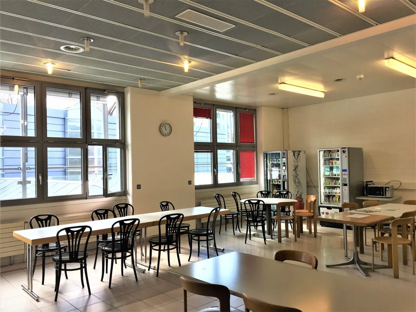 Ufficio di 330m2 - Vicino al centro città e all'autostrada di Neuchâtel - Foto 3 di 4