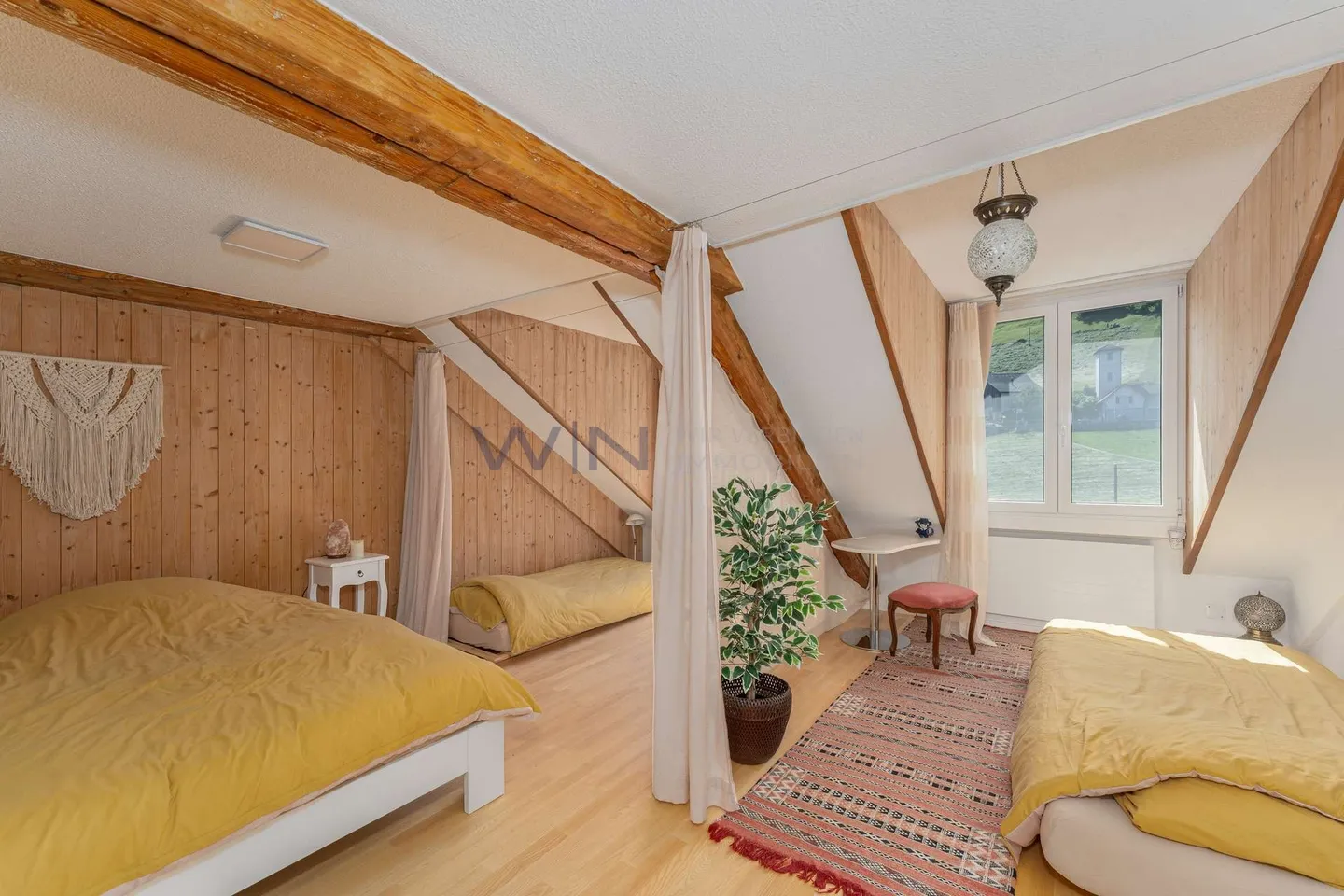 Spacious Attique with Garden Access - Photo 10 of 11