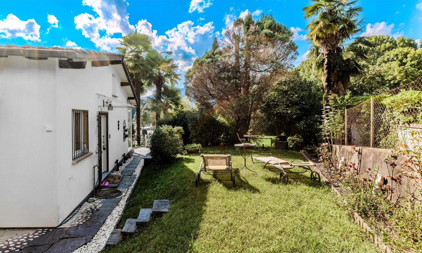 INVESTIMENTO - AMPIO TERRENO EDIFICABILE R3 A MUZZANO - Foto 1 di 5