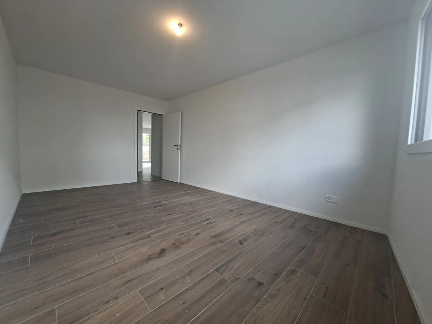 Modern 3.5-Room Apartment - Photo 4 of 11