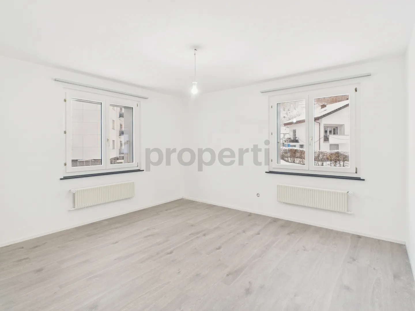 Renovated 3.5-room apartment in Moutier - Photo 2 of 7