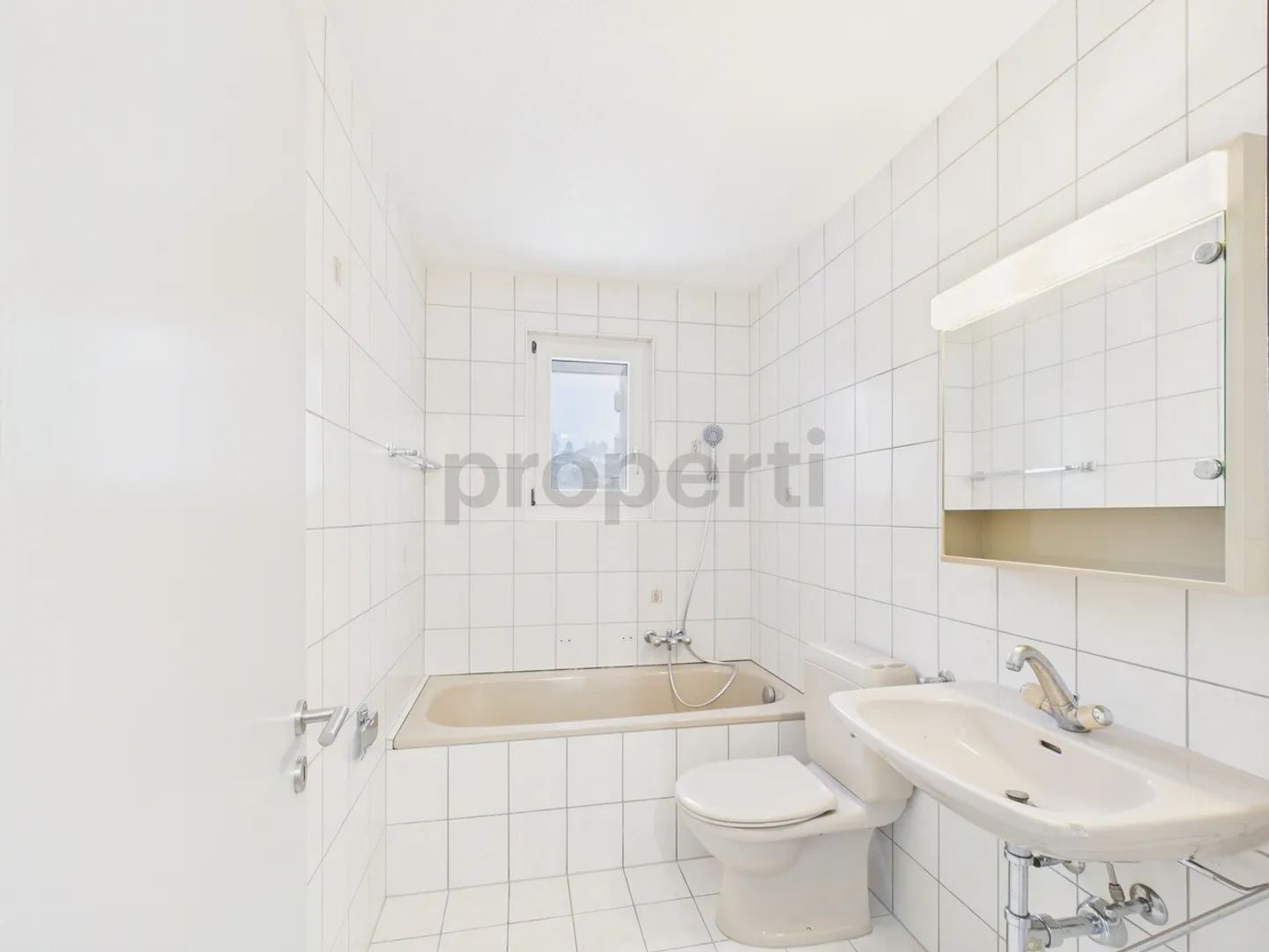 Renovated 3.5-room apartment in Moutier - Photo 4 of 7