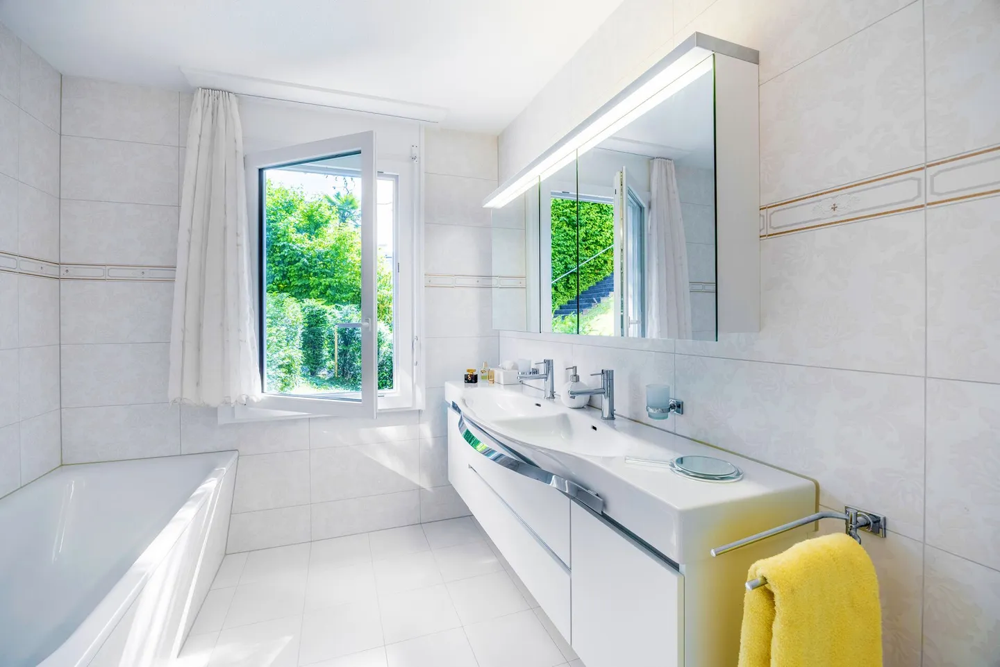 Family Residential Refuge - Your Home with Spa Experience - Photo 8 of 12