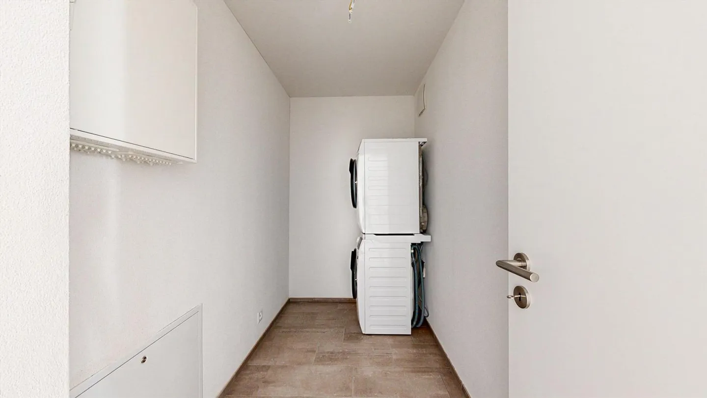 3.5 Room Apartment with a View of the Green - Photo 9 of 11