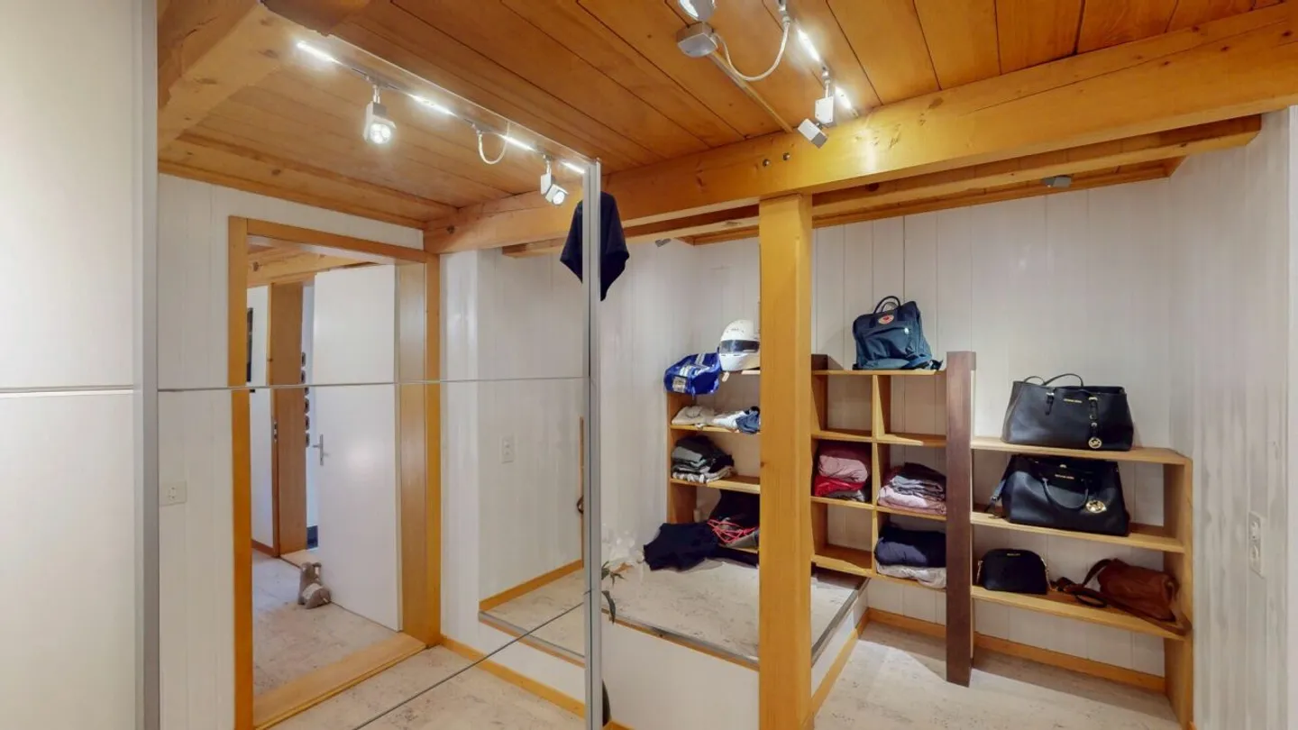 Idyllic farmhouse in a quiet location with two apartments and a tiny house - Photo 8 of 12