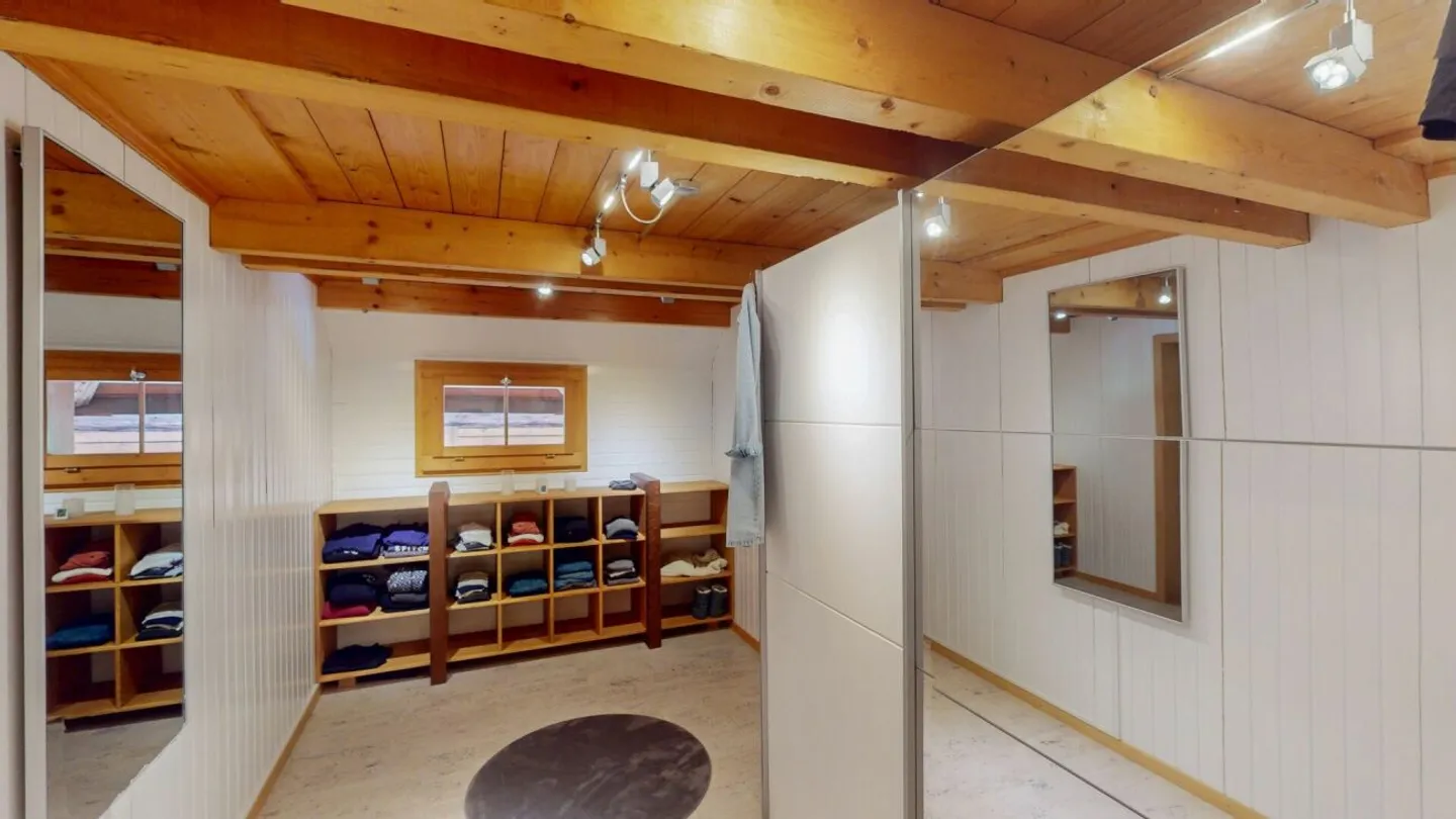 Idyllic farmhouse in a quiet location with two apartments and a tiny house - Photo 9 of 12