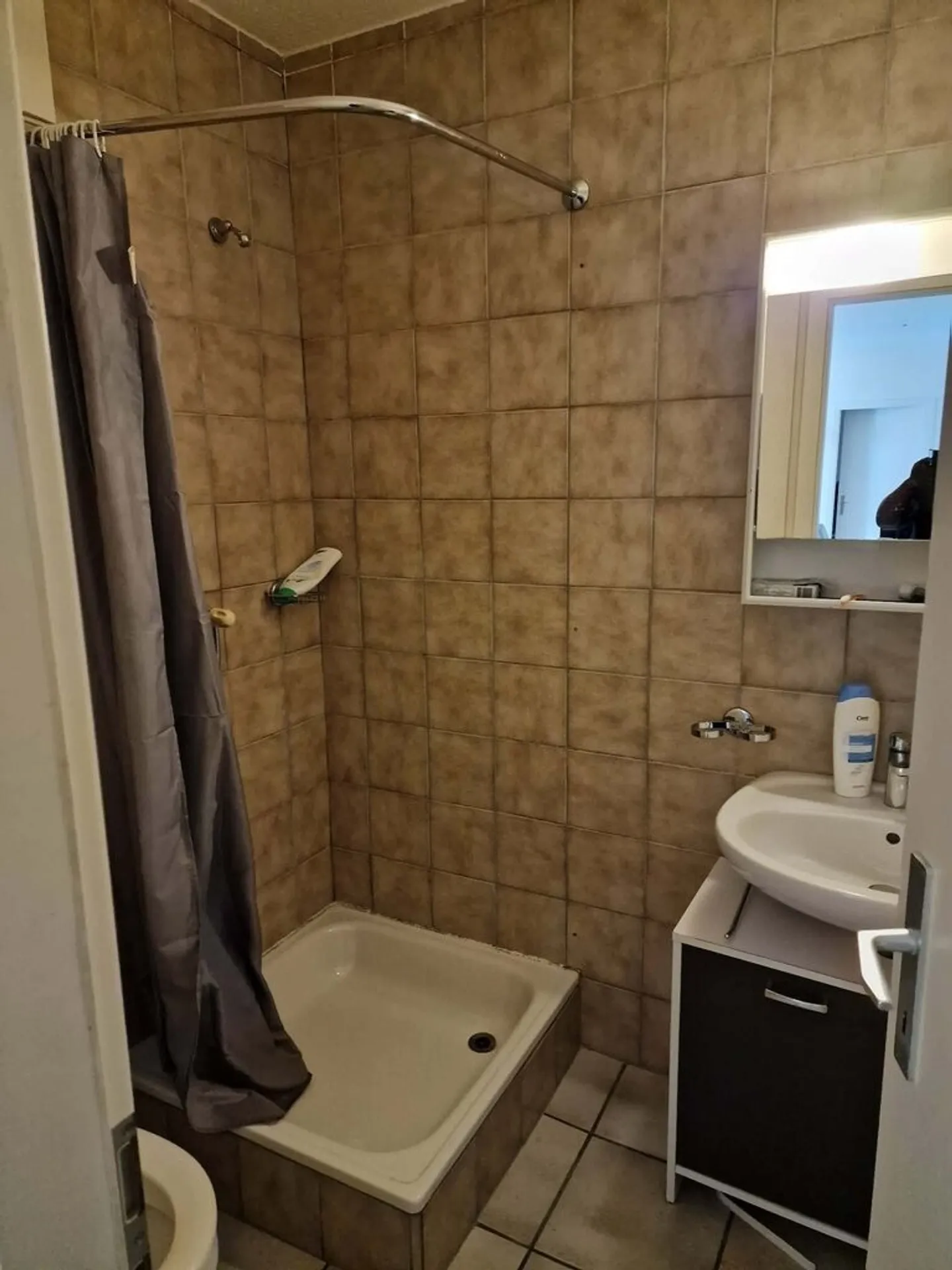 Charmant Appartement Proche Commodités - Photo 6 sur 7