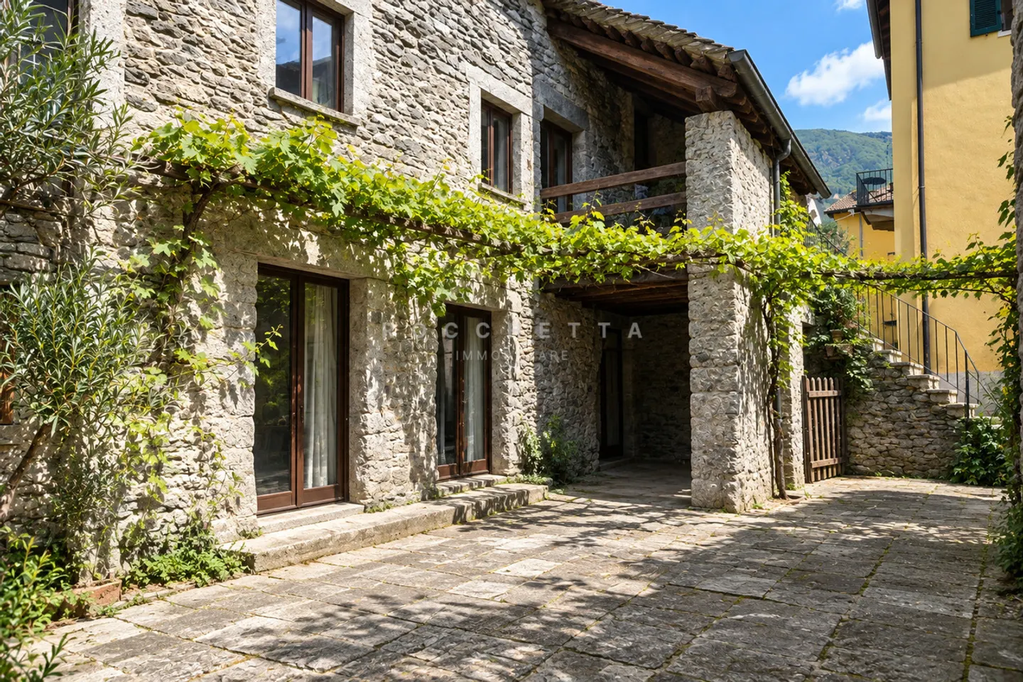 Charming Ticinese House in Tegna - Photo 2 of 15