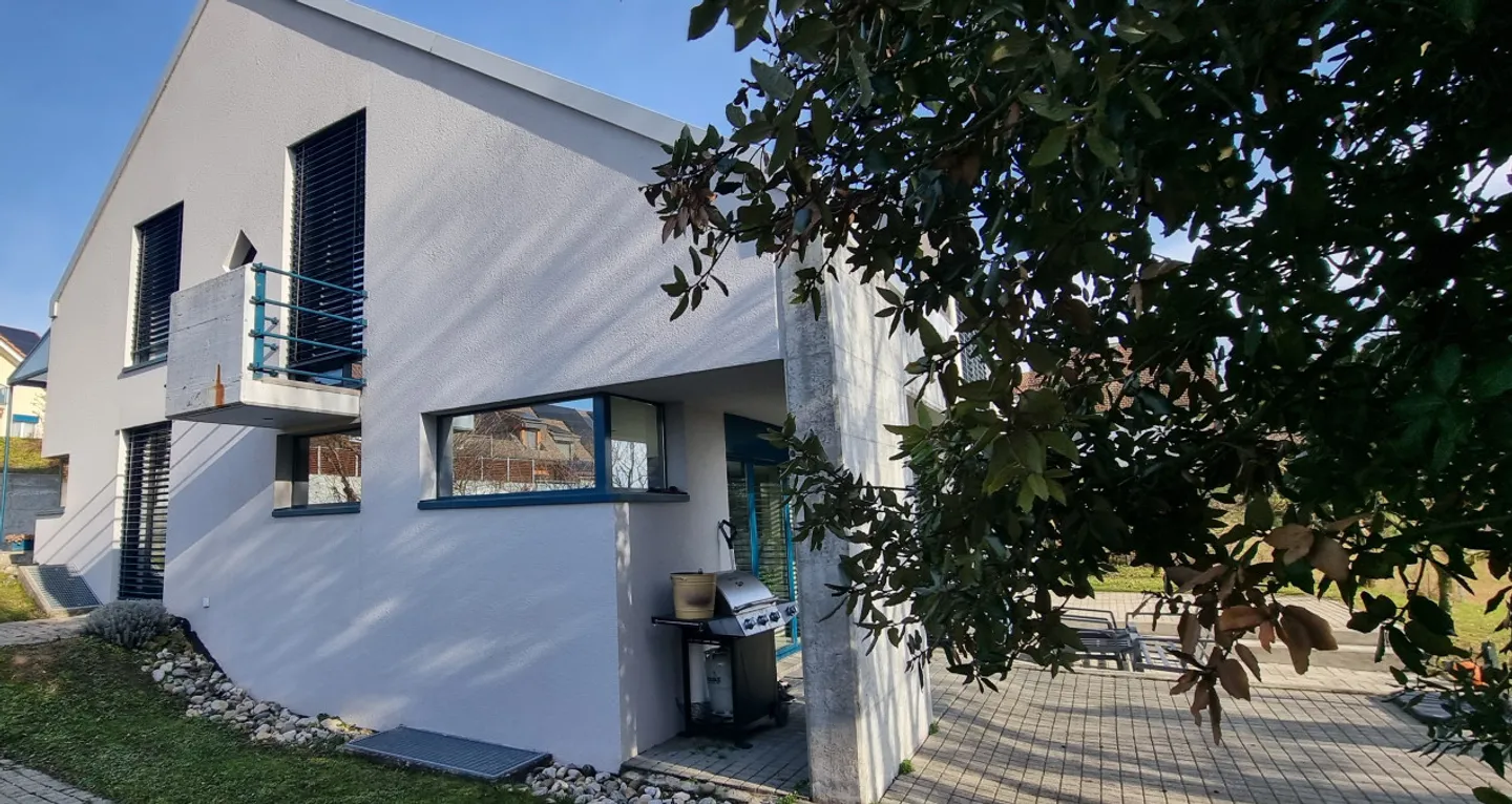 Villa avec grand jardin et panneaux solaires - Photo 13 sur 13