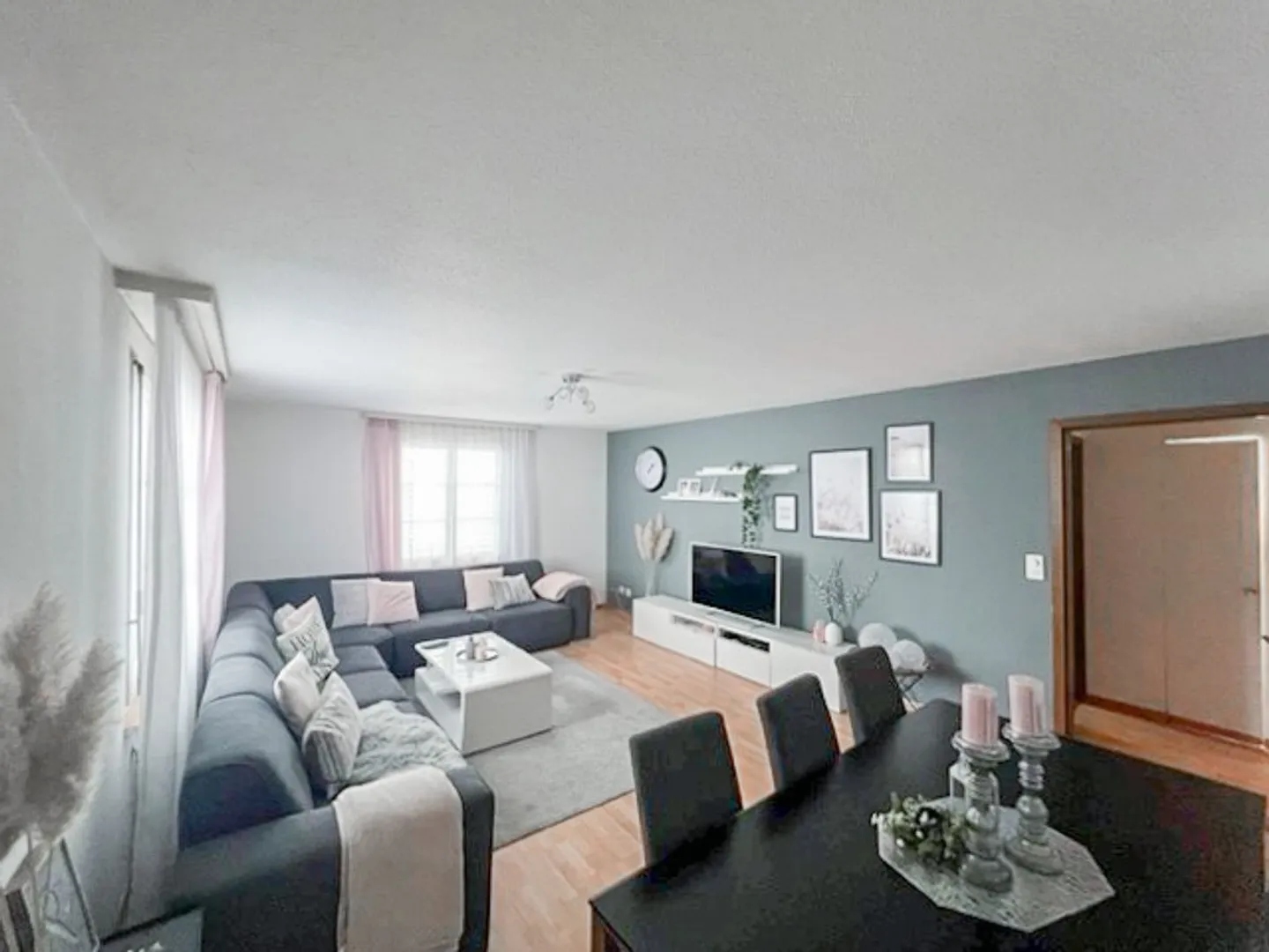 Appartement spacieux de 5,5 pièces au 1er étage - Photo 2 sur 8