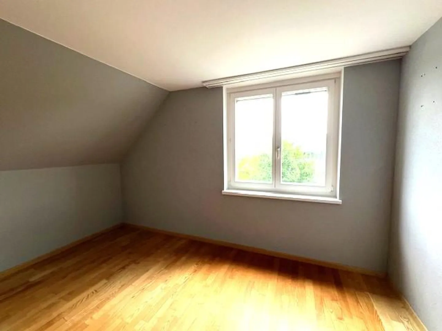 Zu  vermieten sehr ruhige und sonnige 4 1/2 Zimmer Maisonettewohnung - Foto 13 von 26