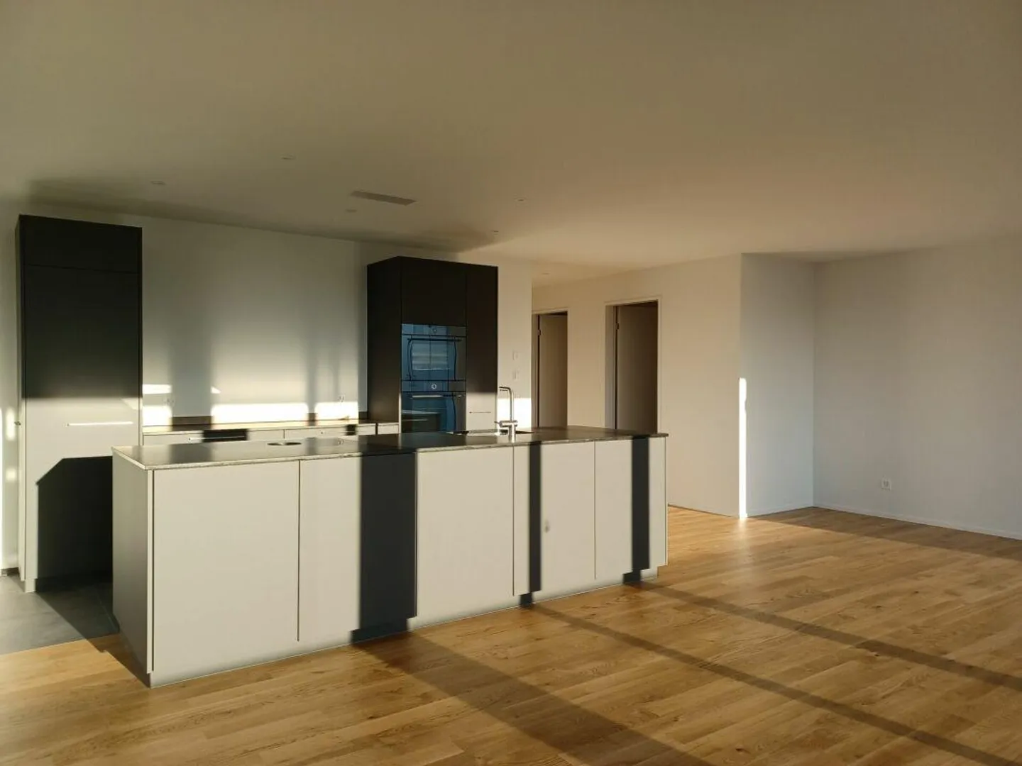 Exclusive grosszügige  4.5-Zimmerwohnung mit Terrasse WE 01 - Foto 4 von 8