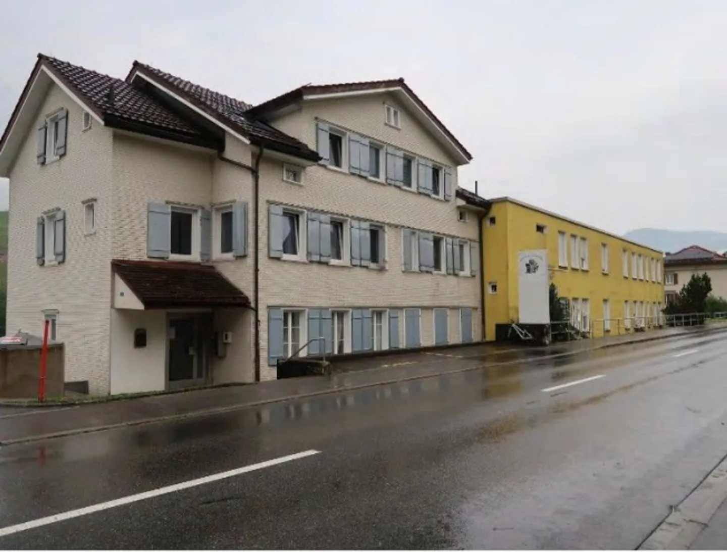 «*Wohn- und Geschäftshaus*» - Foto 1 von 9