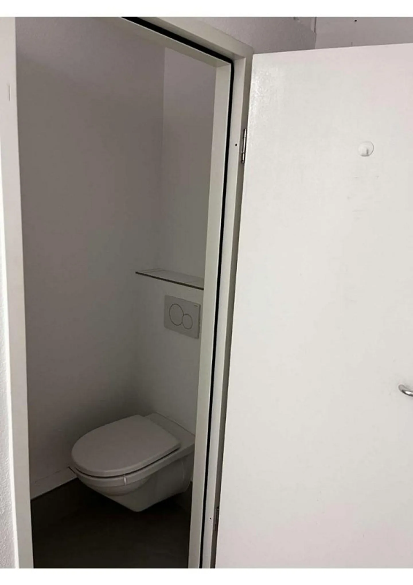 Espace de bricolage et de stockage polyvalent disponible - Photo 4 sur 4