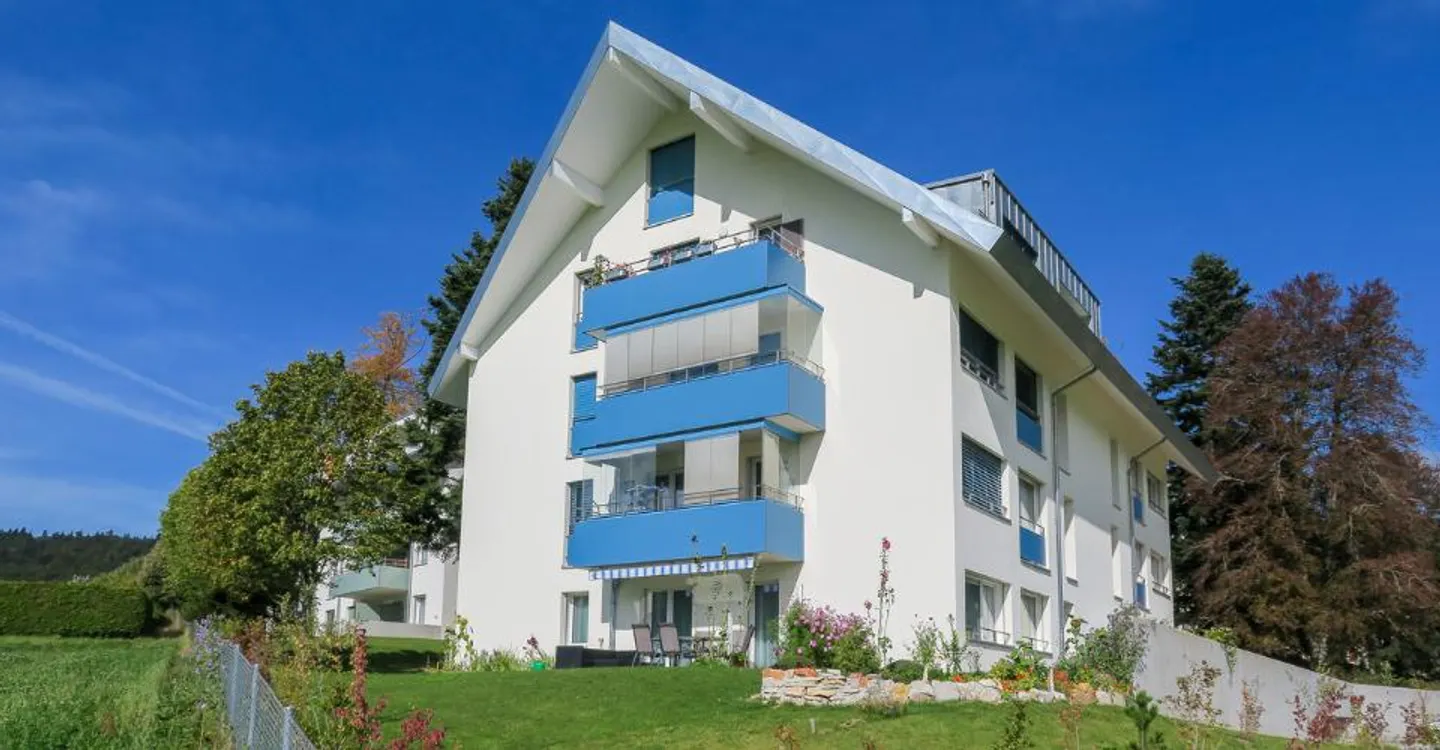Geräumige 4,5-Zimmer-Wohnung von 127 m2 mit herrlichem Blick - Foto 1 von 12