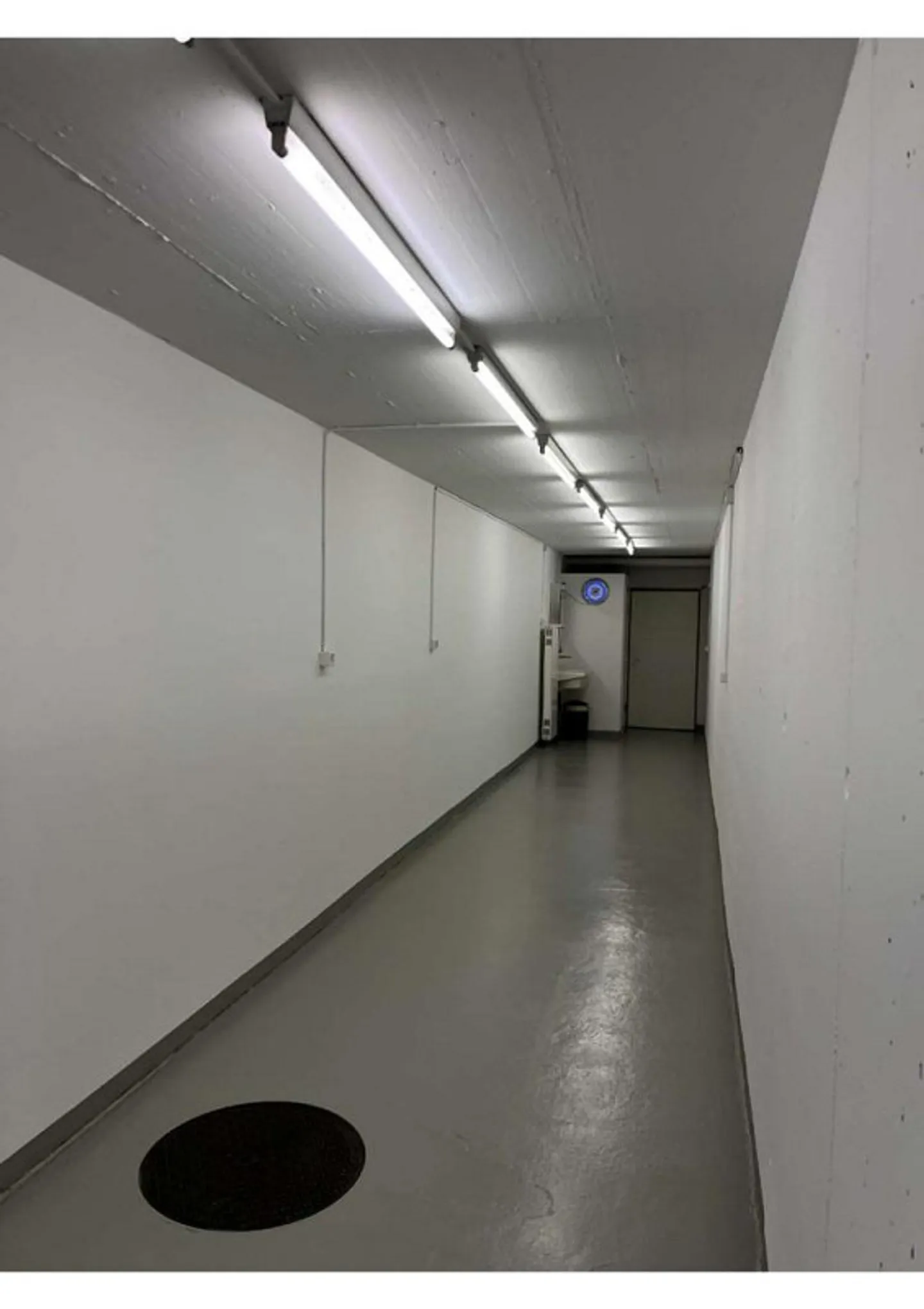 Espace de bricolage et de stockage polyvalent disponible - Photo 2 sur 4