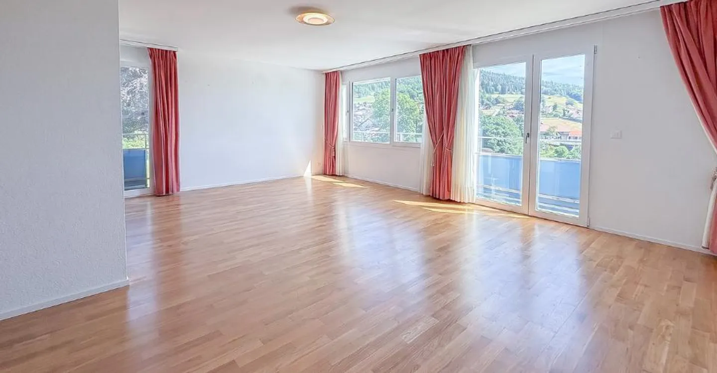 Geräumige 4,5-Zimmer-Wohnung von 127 m2 mit herrlichem Blick - Foto 5 von 12
