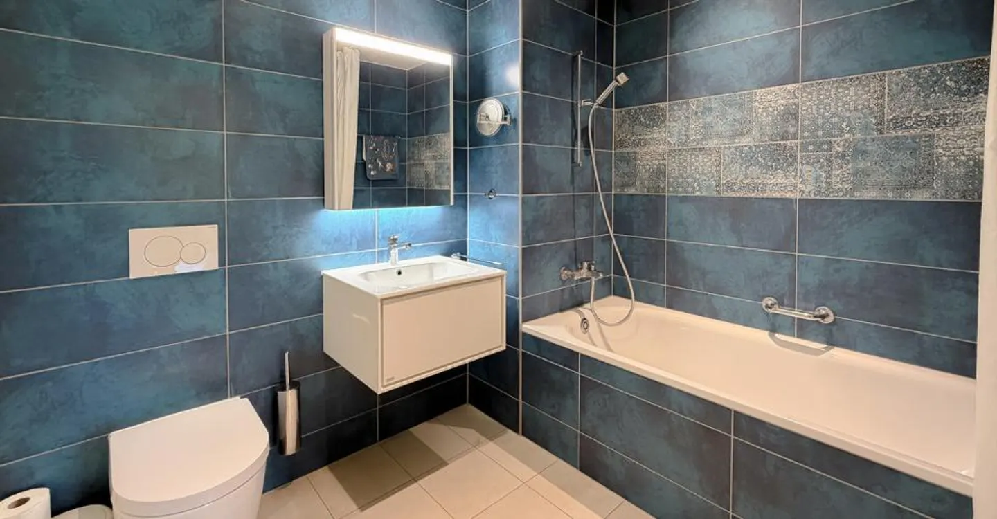 Geräumige 4,5-Zimmer-Wohnung von 127 m2 mit herrlichem Blick - Foto 10 von 12