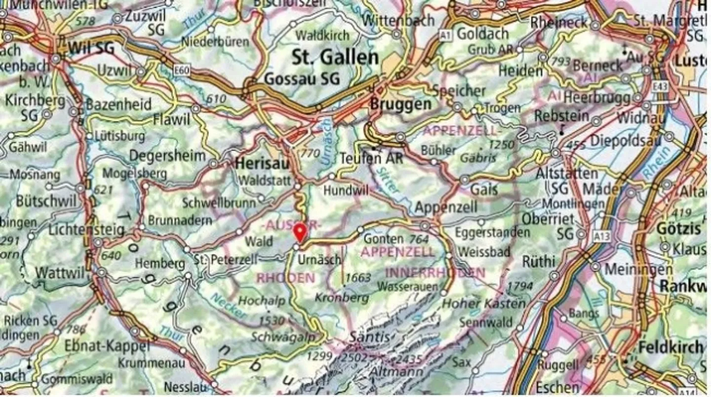 «*Wohn- und Geschäftshaus*» - Foto 8 von 9