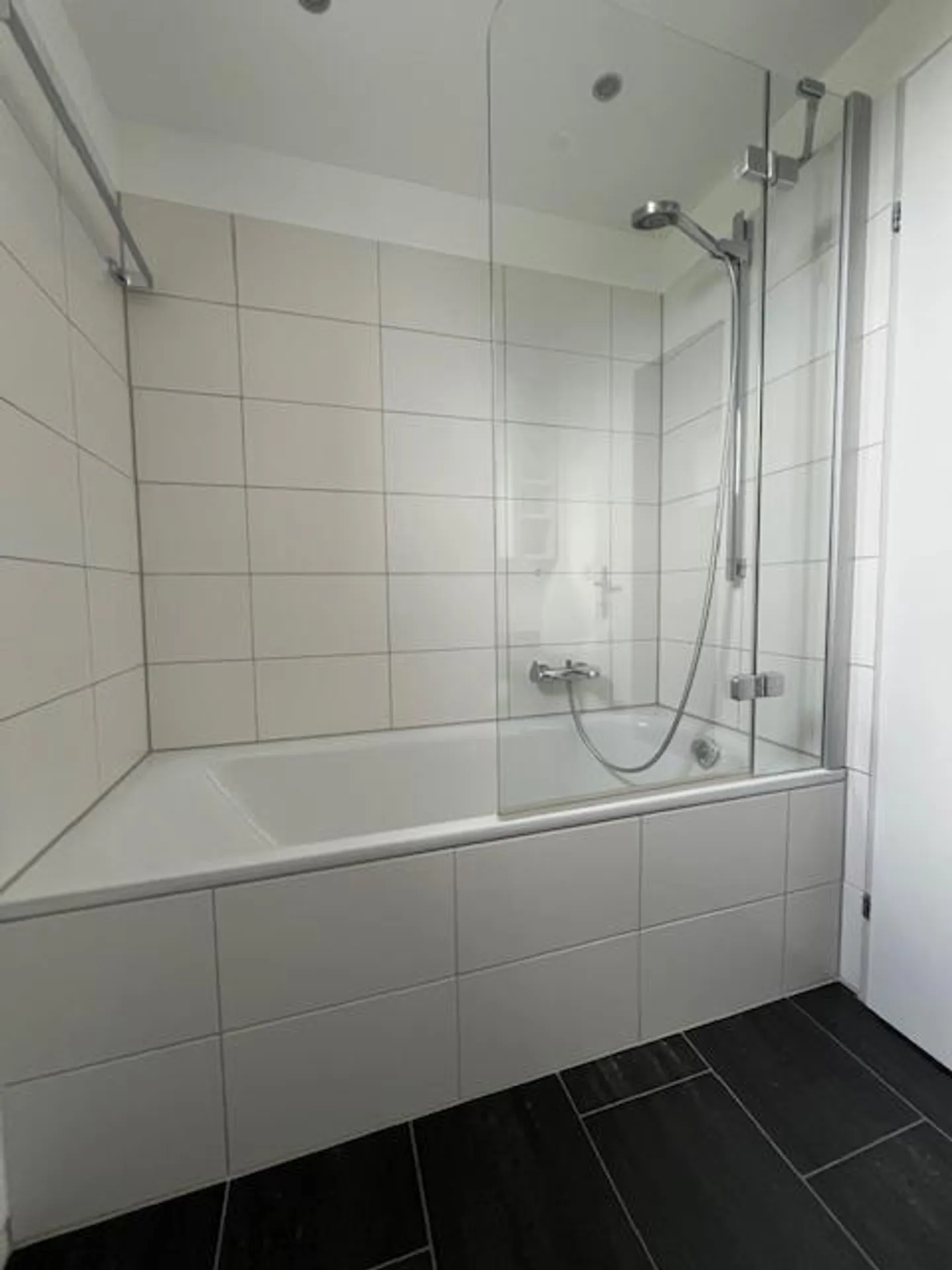 Zu  vermieten sehr ruhige und sonnige 4 1/2 Zimmer Maisonettewohnung - Foto 16 von 26