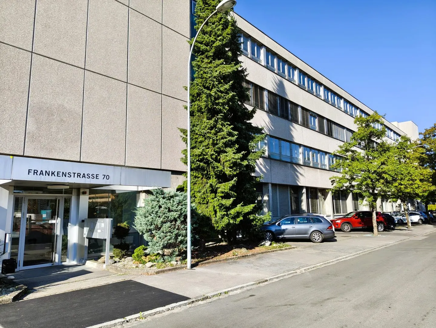 Modernes Büro in Bodenweid - Foto 1 von 7