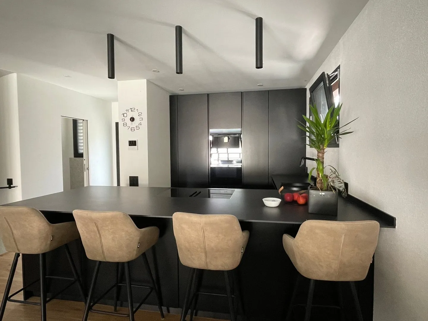 Maison individuelle à Monte Carasso avec jardin et piscine. - Photo 2 sur 12