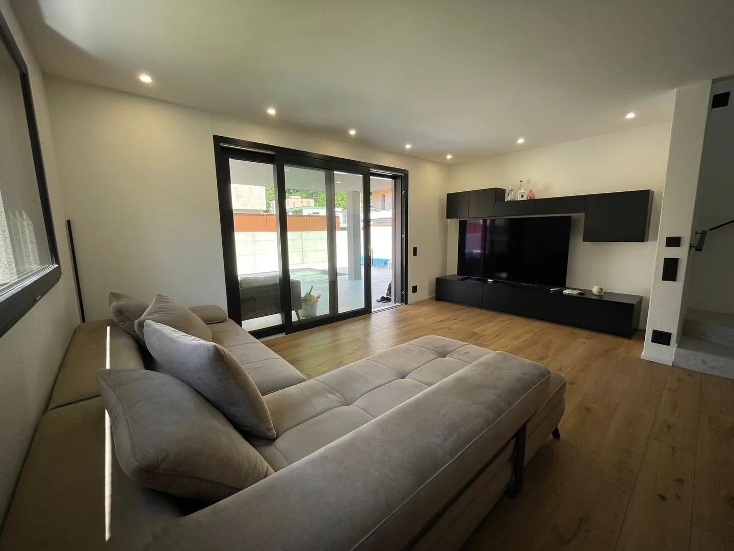 Maison individuelle à Monte Carasso avec jardin et piscine. - Photo 3 sur 12