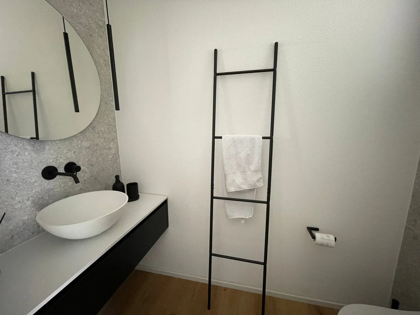 Maison individuelle à Monte Carasso avec jardin et piscine. - Photo 4 sur 12