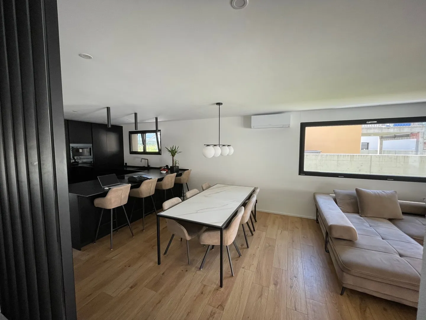 Maison individuelle à Monte Carasso avec jardin et piscine. - Photo 5 sur 12