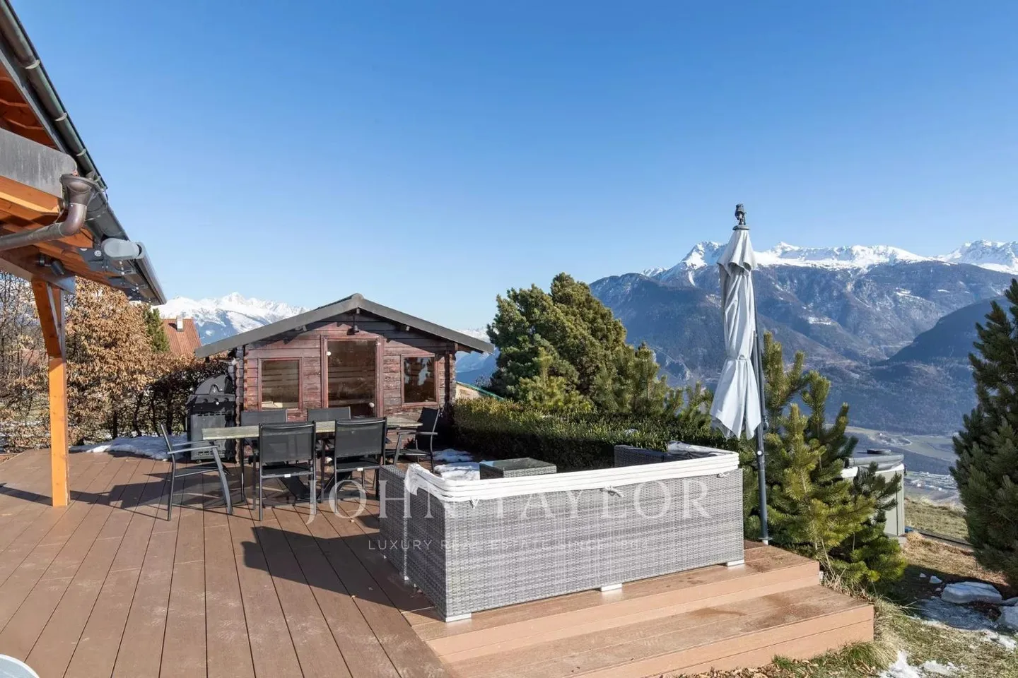 Villa Stupenda con Vista Alpina - Foto 1 di 10