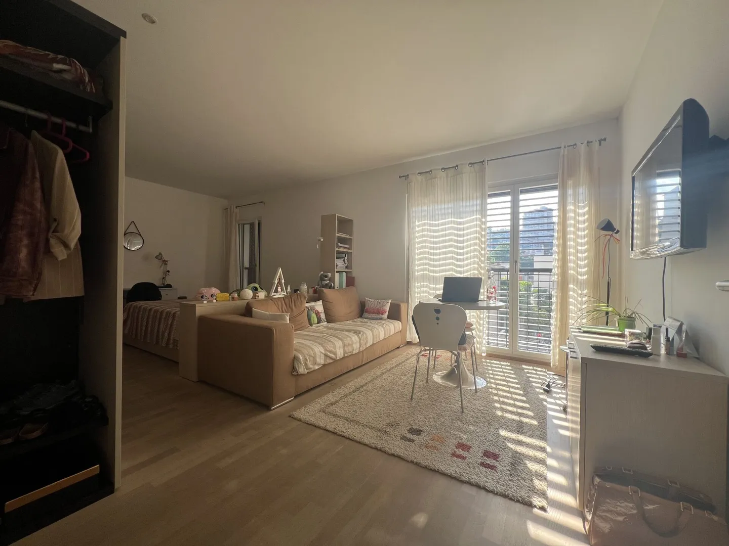 Elegantes Apartment mit Balkon - Foto 3 von 8