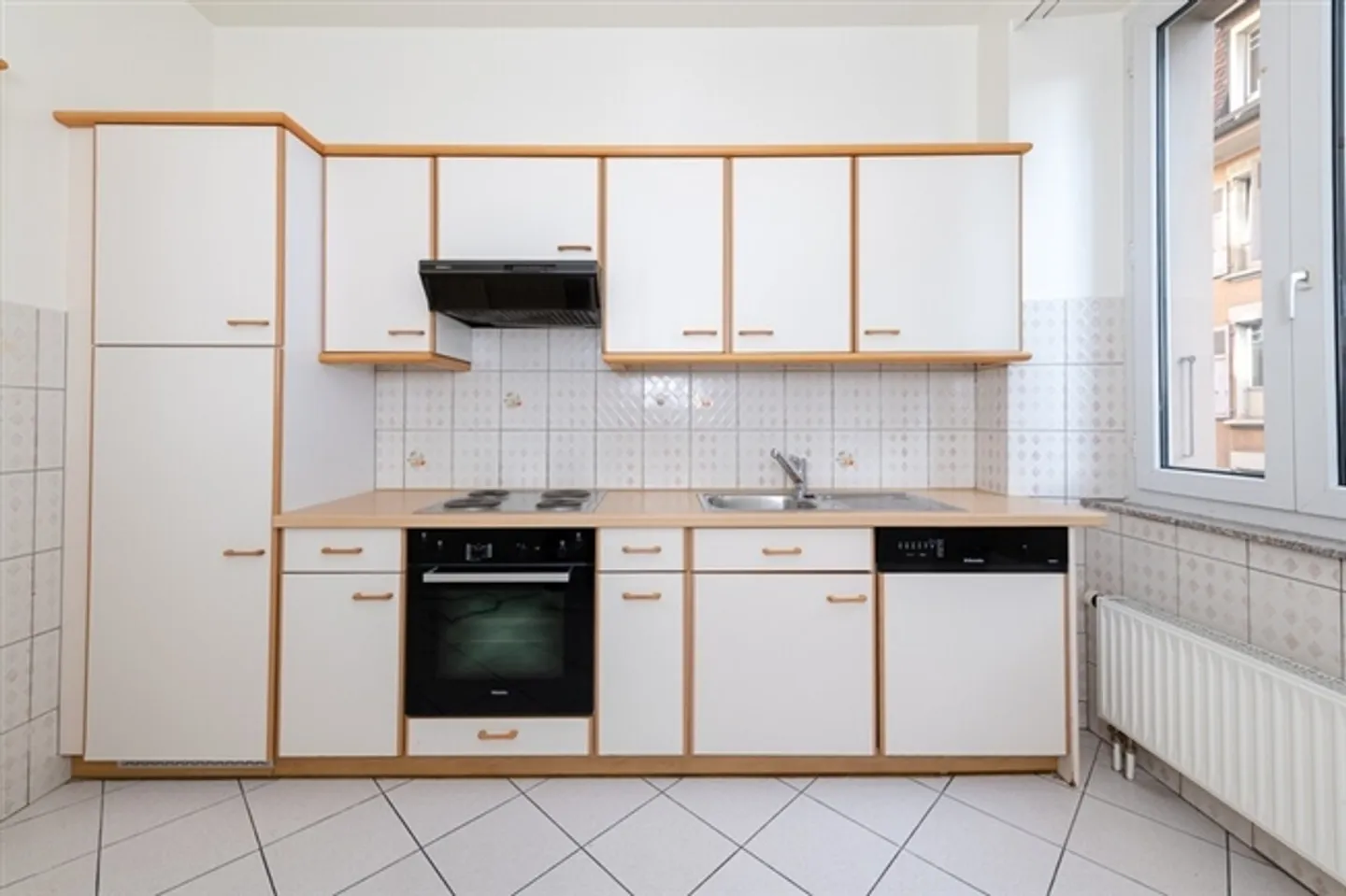 Apartment for rent - Photo 3 of 6