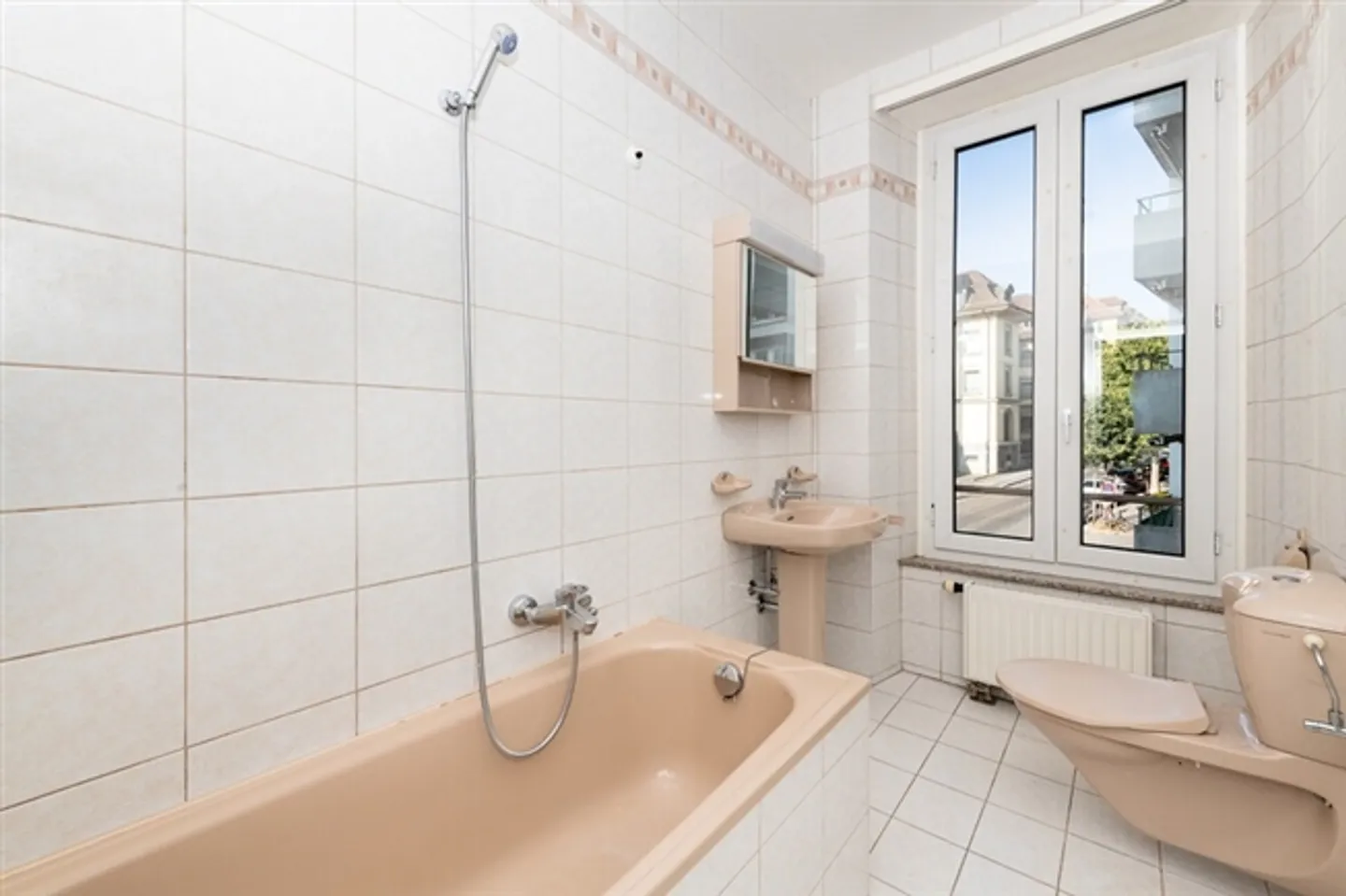 Apartment for rent - Photo 4 of 6