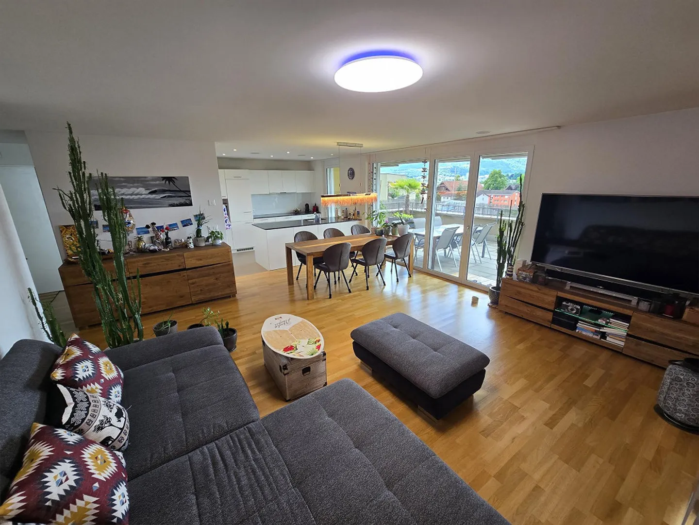 Attico da sogno con sole serale a Emmen - Foto 3 di 10