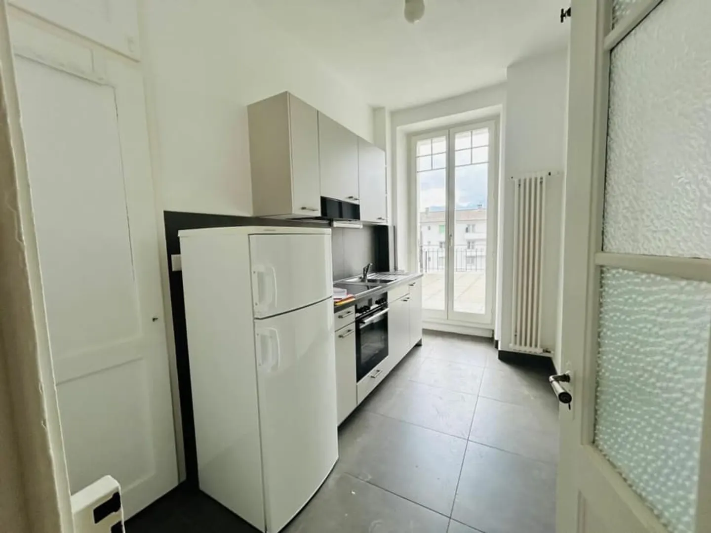 Appartamento con 2 camere e grande terrazza - Foto 2 di 5